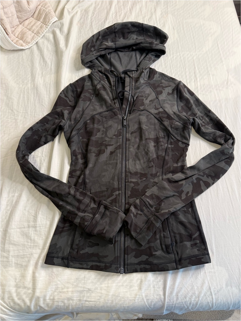 Women's Hooded Zip-Up Jacket in Dark Camo